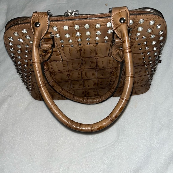 Large purse with bling and shoulder strap new without tag - Picture 3 of 5
